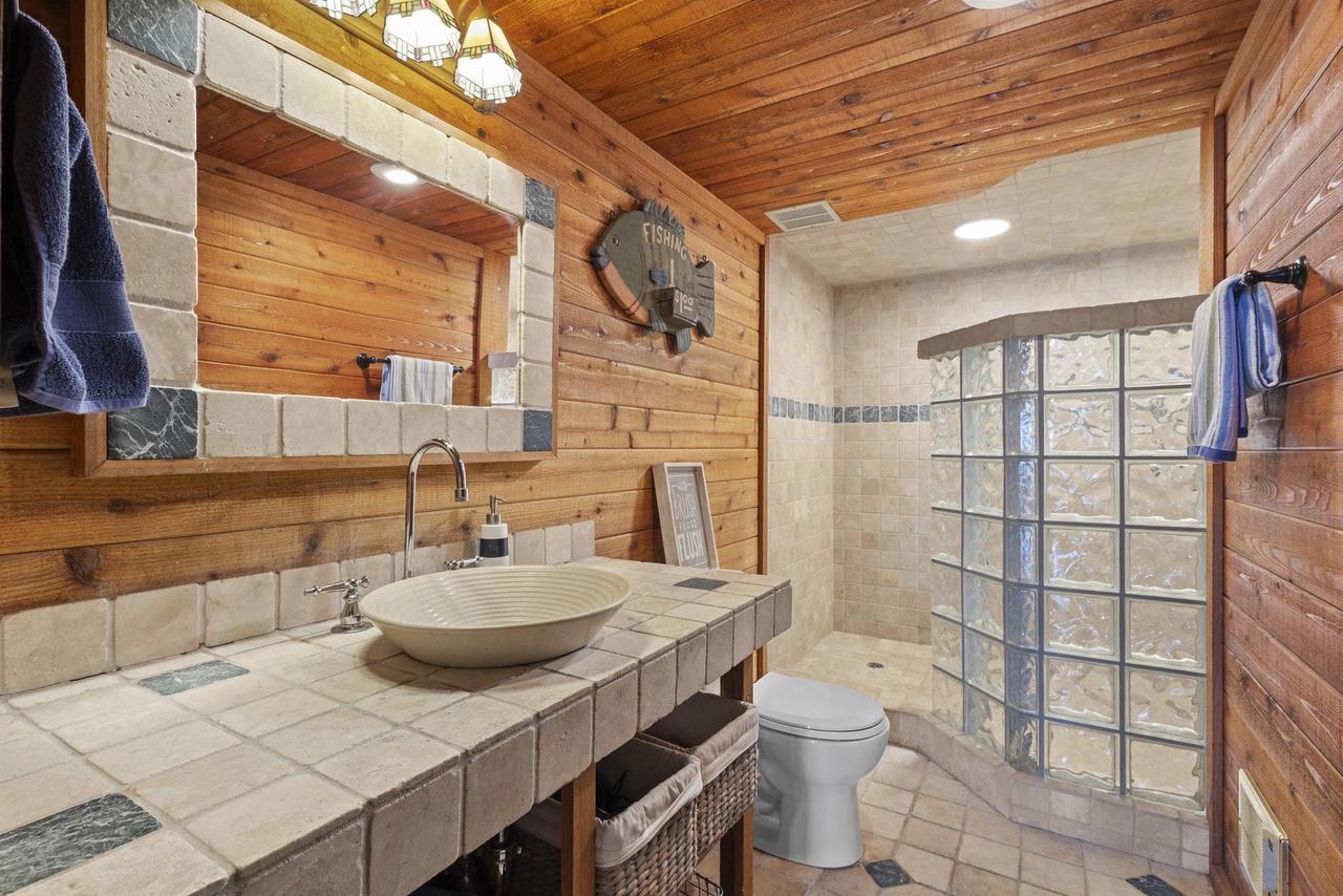 W3385 & W3380 Orchard Avenue