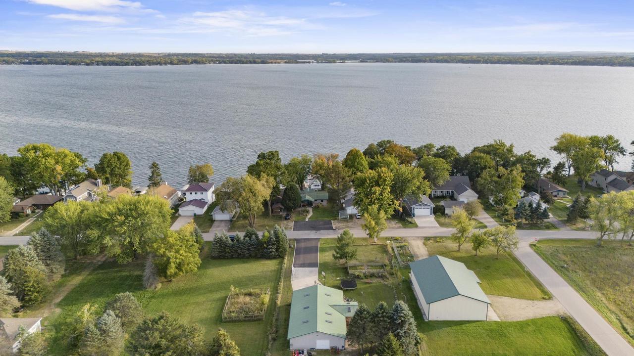 W3385 & W3380 Orchard Avenue