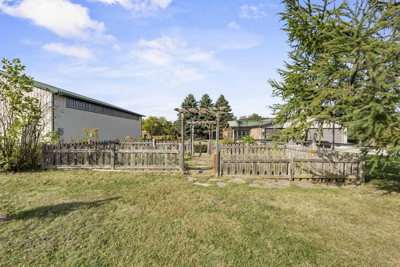 W3385 & W3380 Orchard Avenue