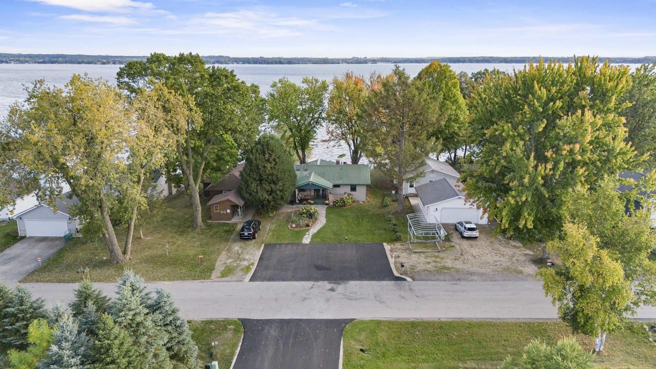 W3385 & W3380 Orchard Avenue