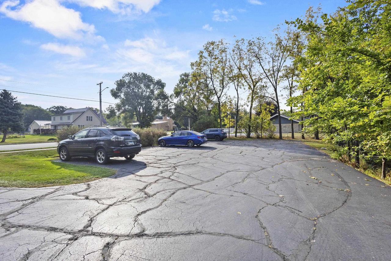 459 Lake Street 206M