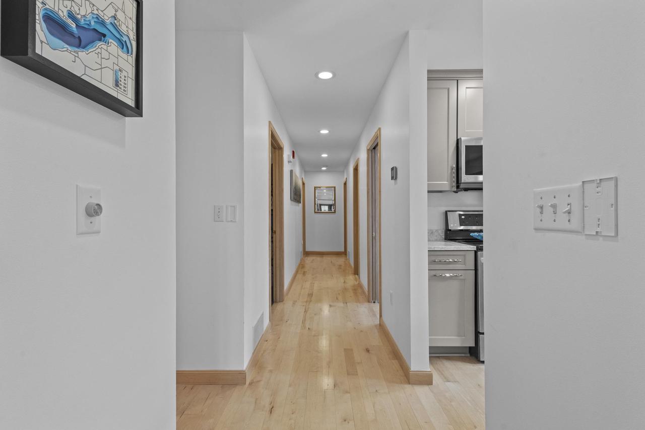 459 Lake Street 206M