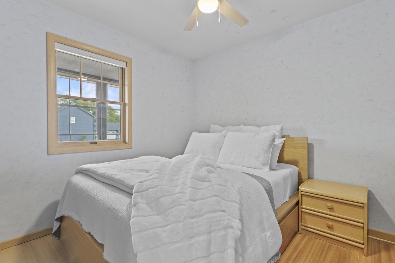 459 Lake Street 206M