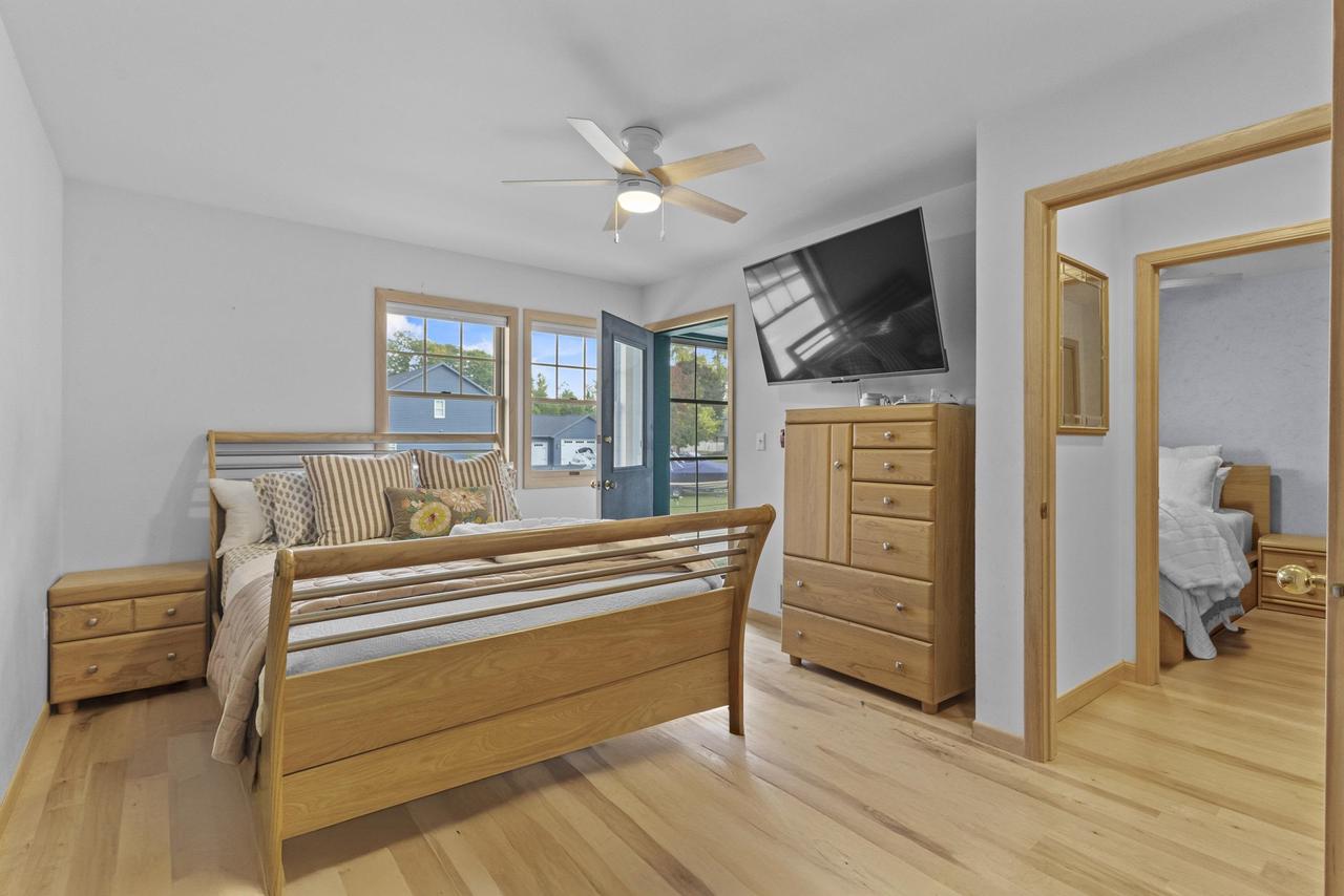 459 Lake Street 206M