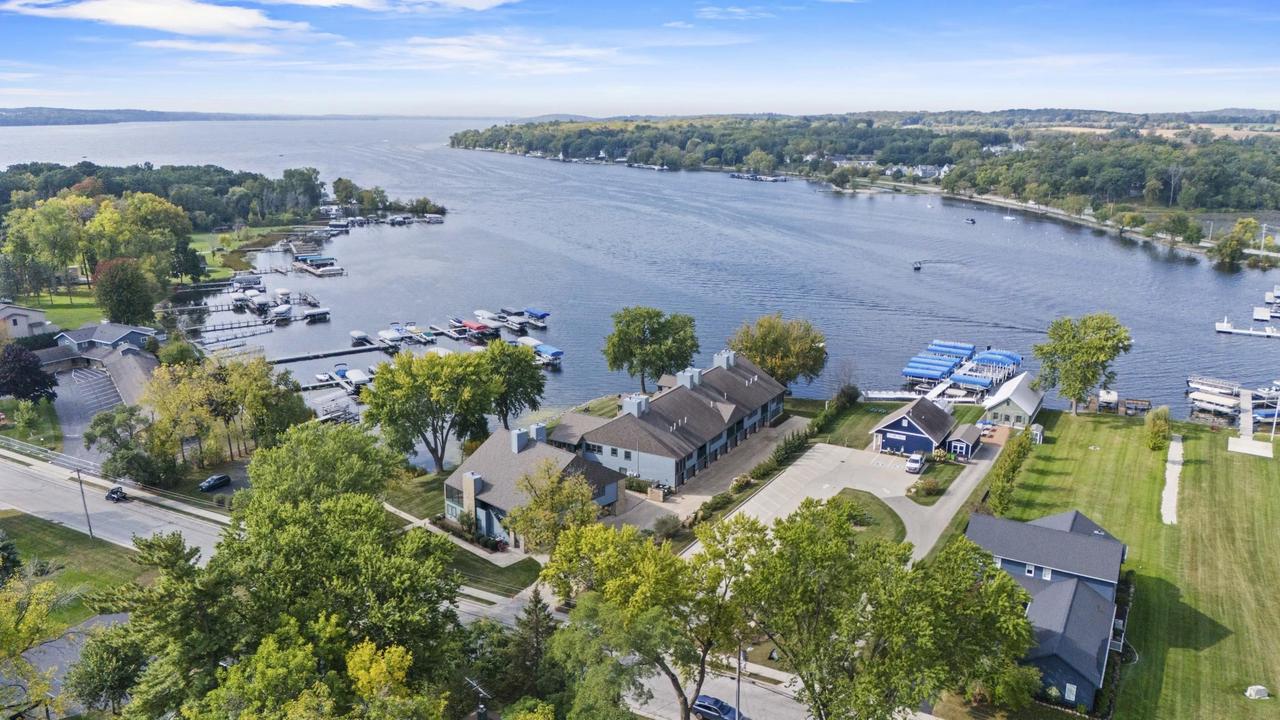 459 Lake Street 206M