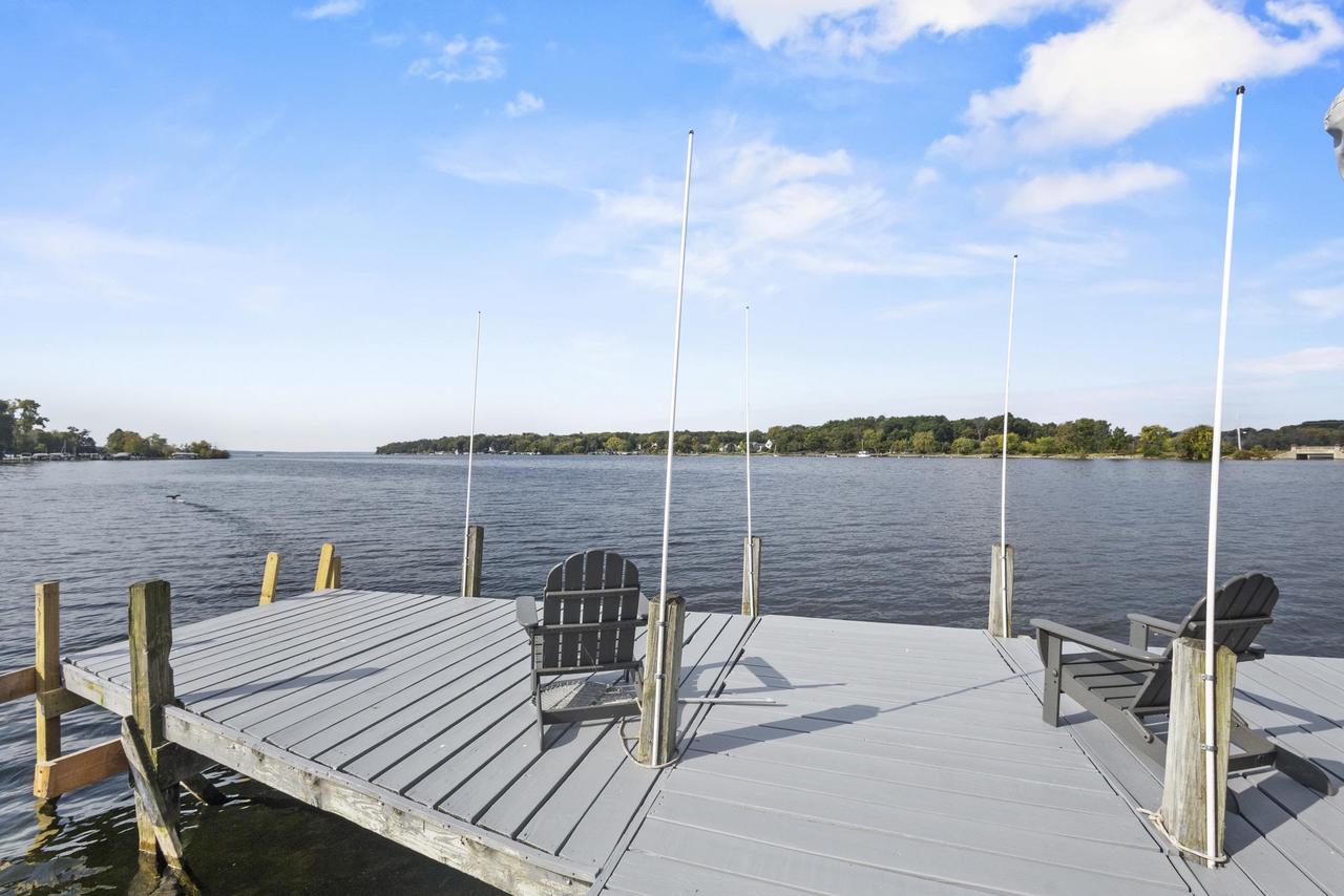 459 Lake Street 206M