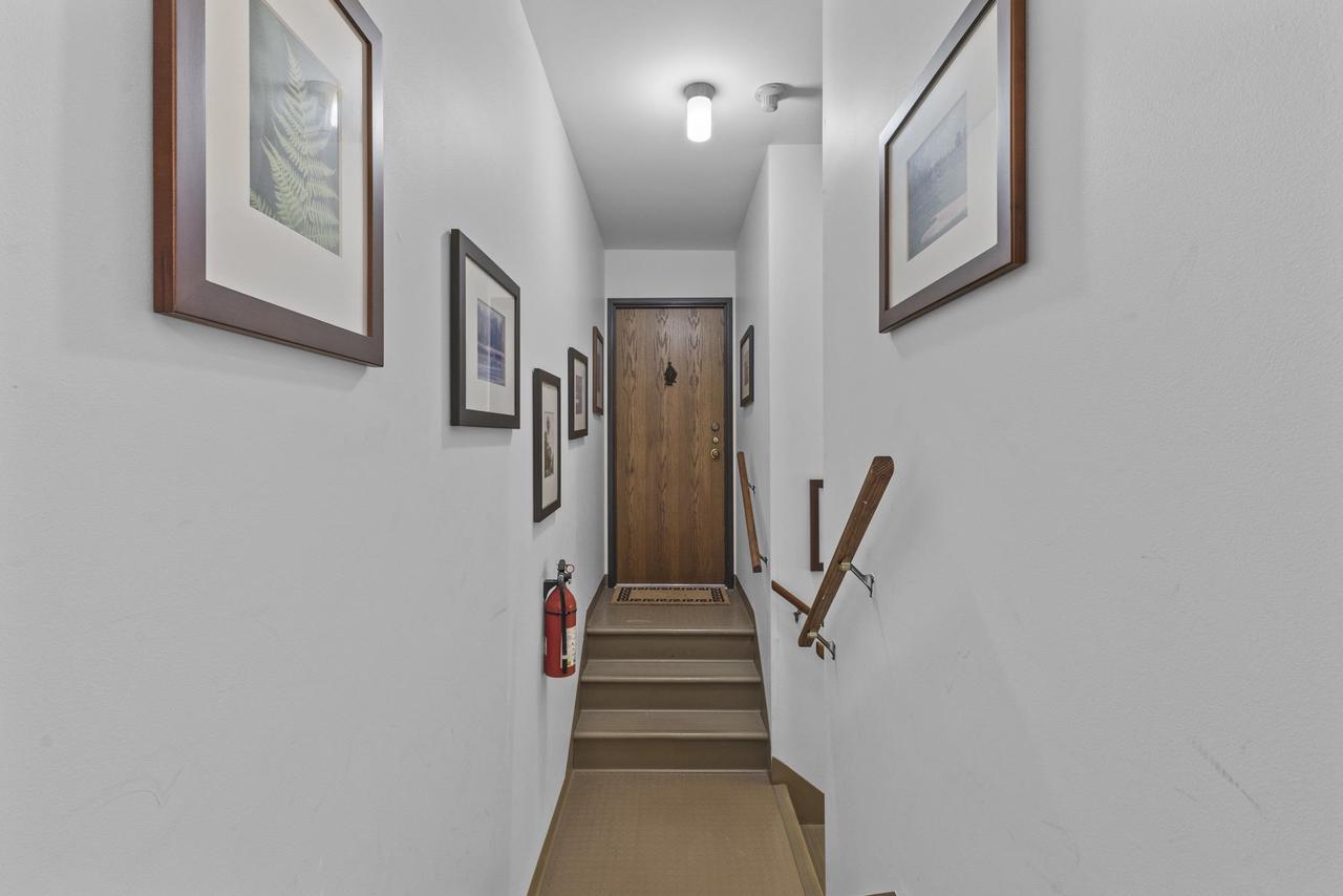 459 Lake Street 206M