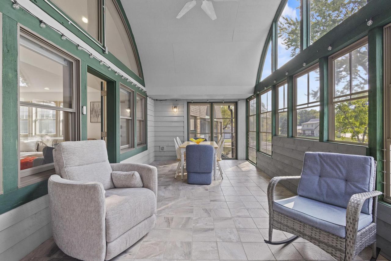 459 Lake Street 206M