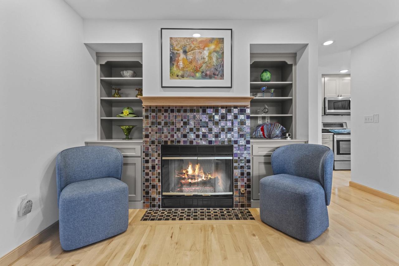 459 Lake Street 206M