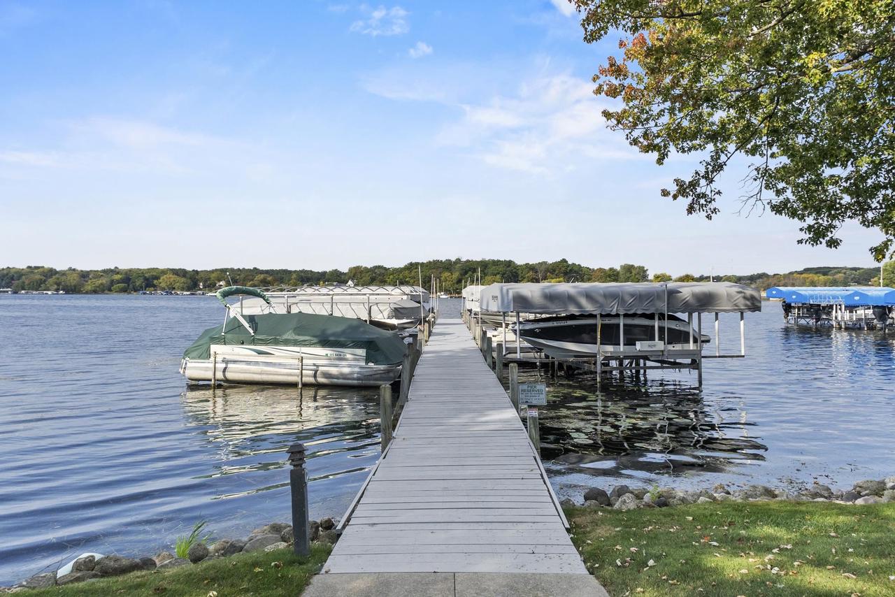 459 Lake Street 206M