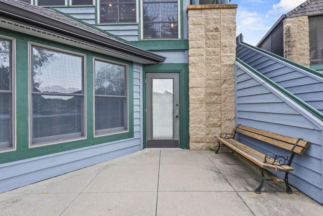 459 Lake Street 206M