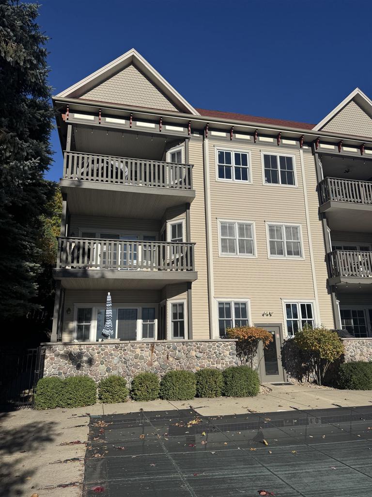 378 South Lawson Drive 2