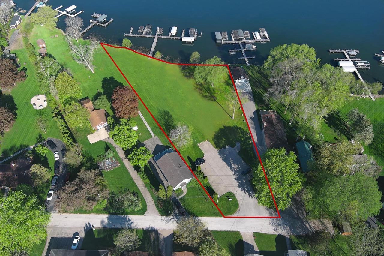 413 Strauss unit 1 Avenue