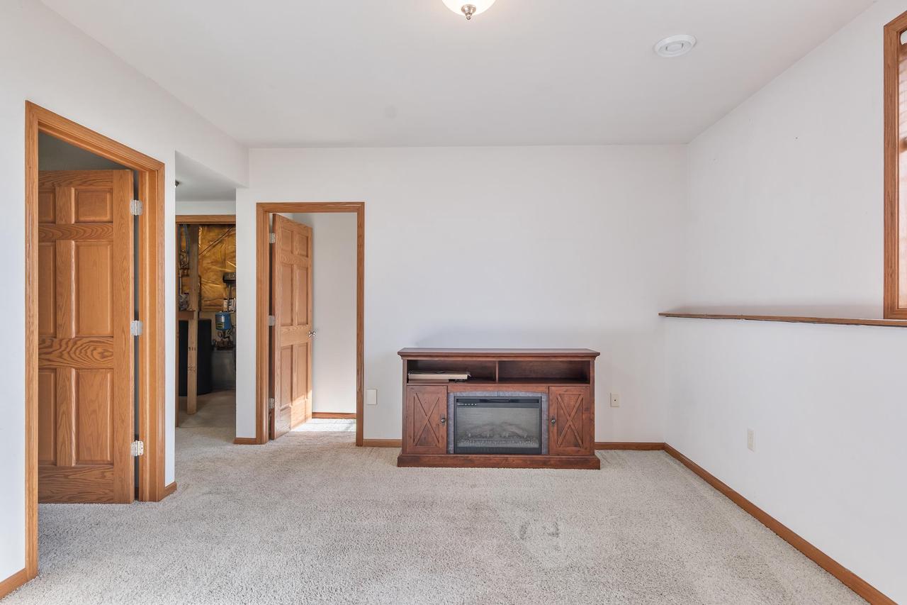 W2078 Buttercup Avenue