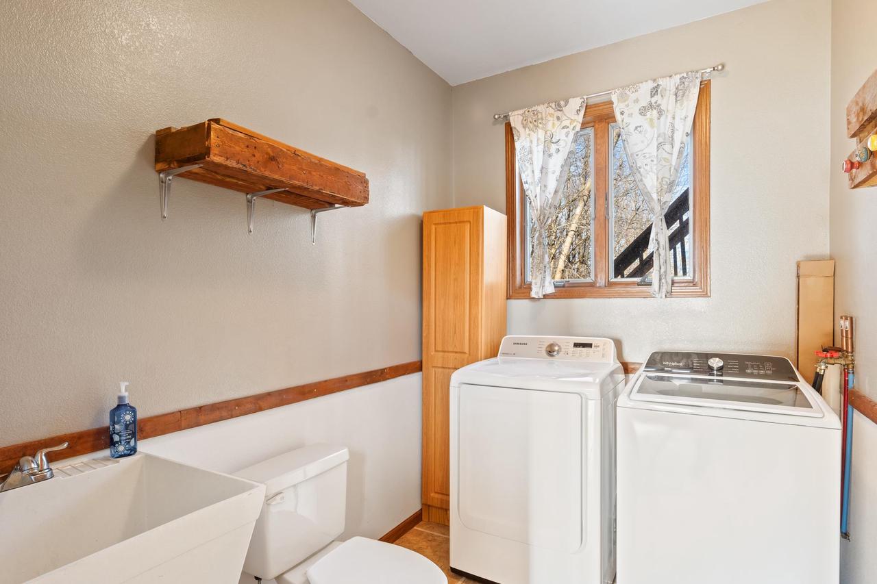 W2078 Buttercup Avenue