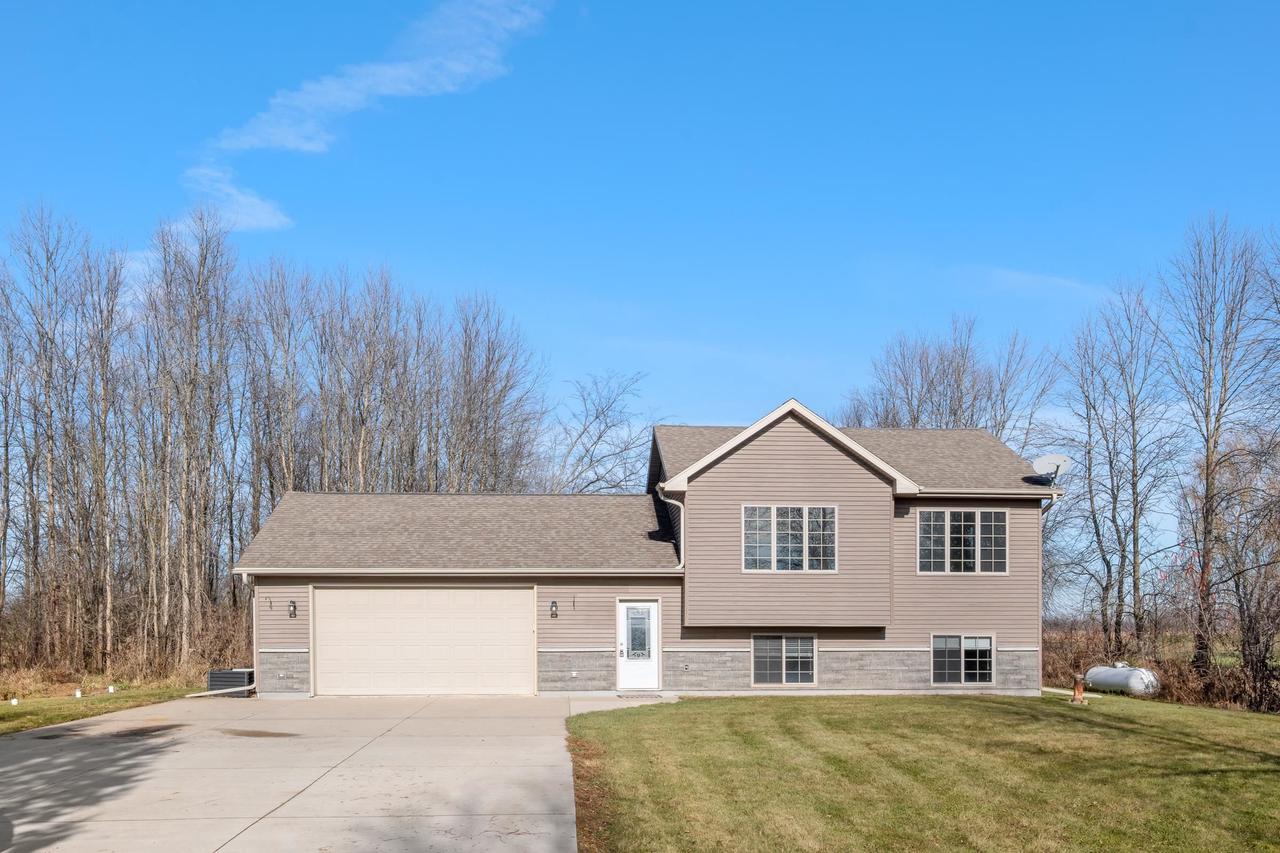 W2078 Buttercup Avenue