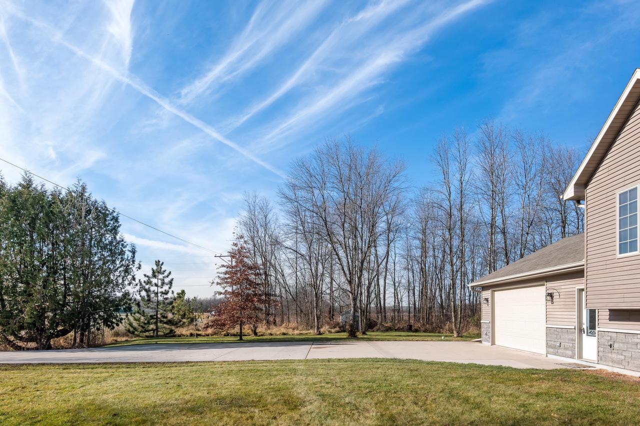 W2078 Buttercup Avenue