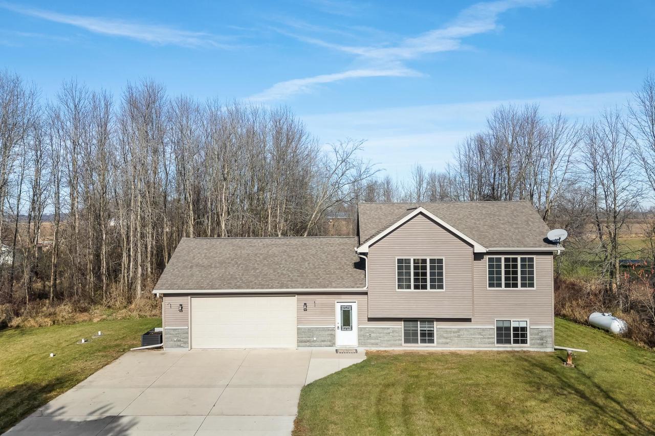 W2078 Buttercup Avenue