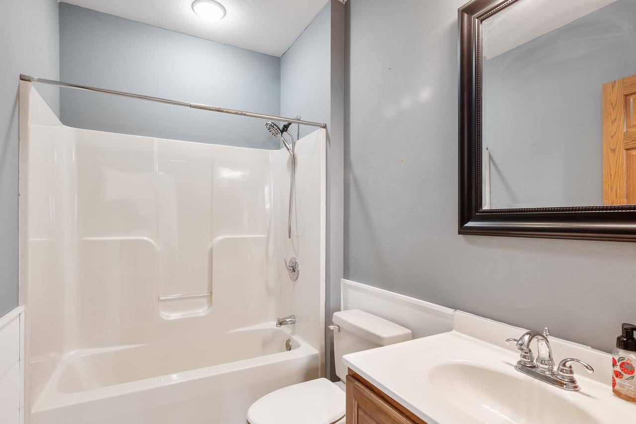 W2078 Buttercup Avenue