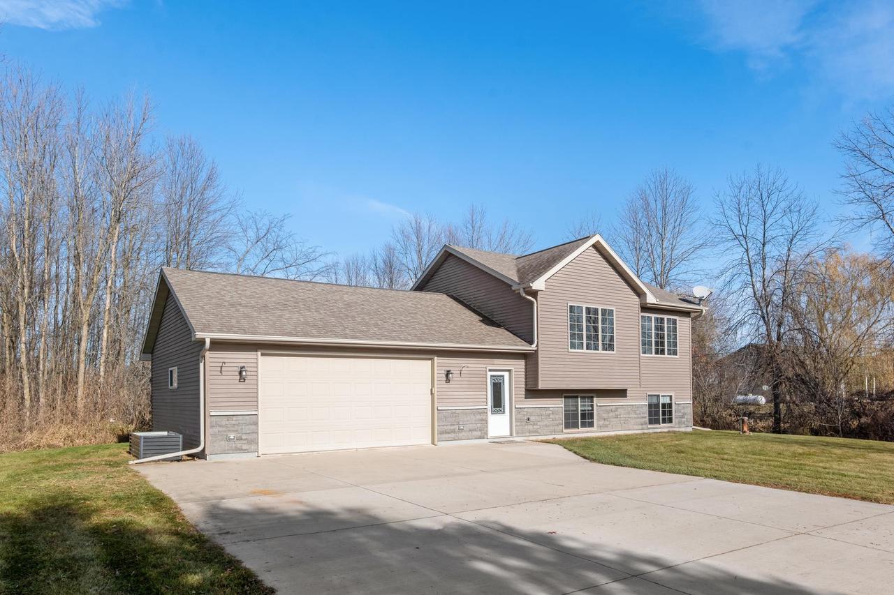 W2078 Buttercup Avenue