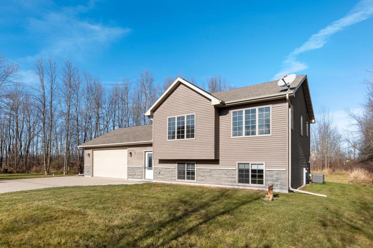 W2078 Buttercup Avenue