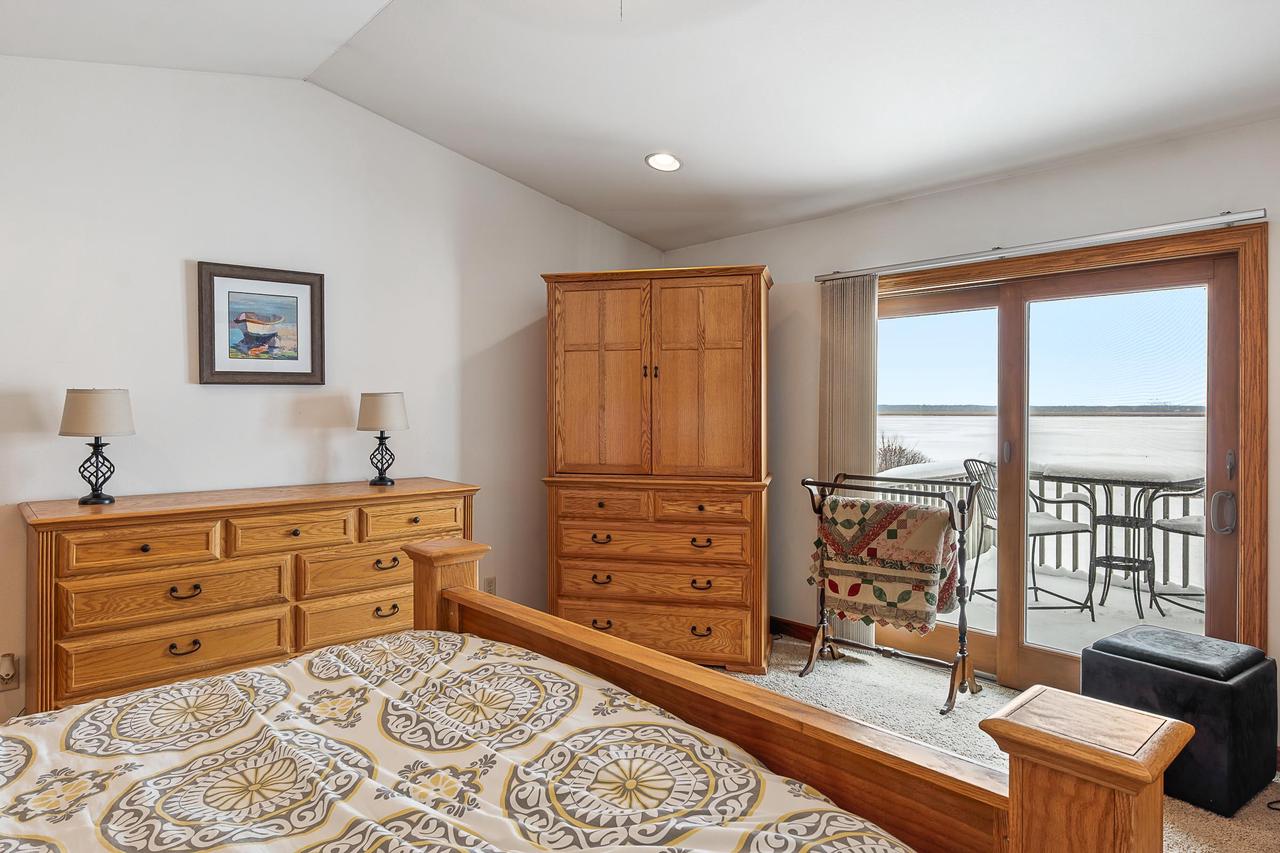 178 East Front Street 14