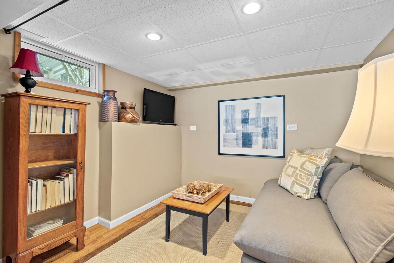 W964 Spring Grove Road