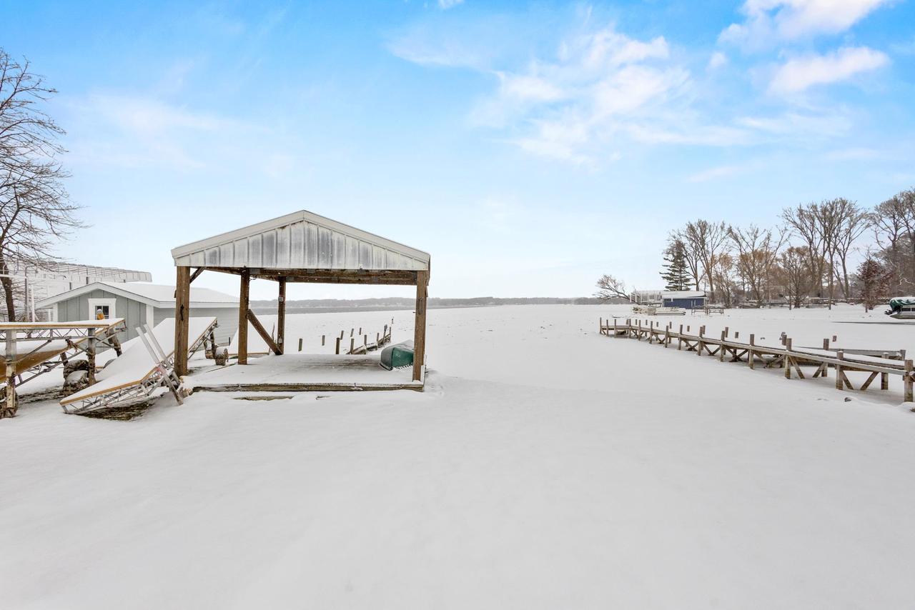 W964 Spring Grove Road