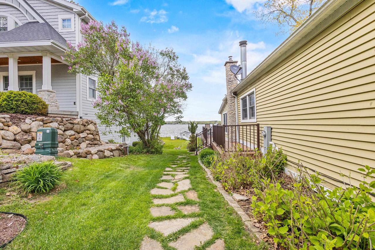W964 Spring Grove Road