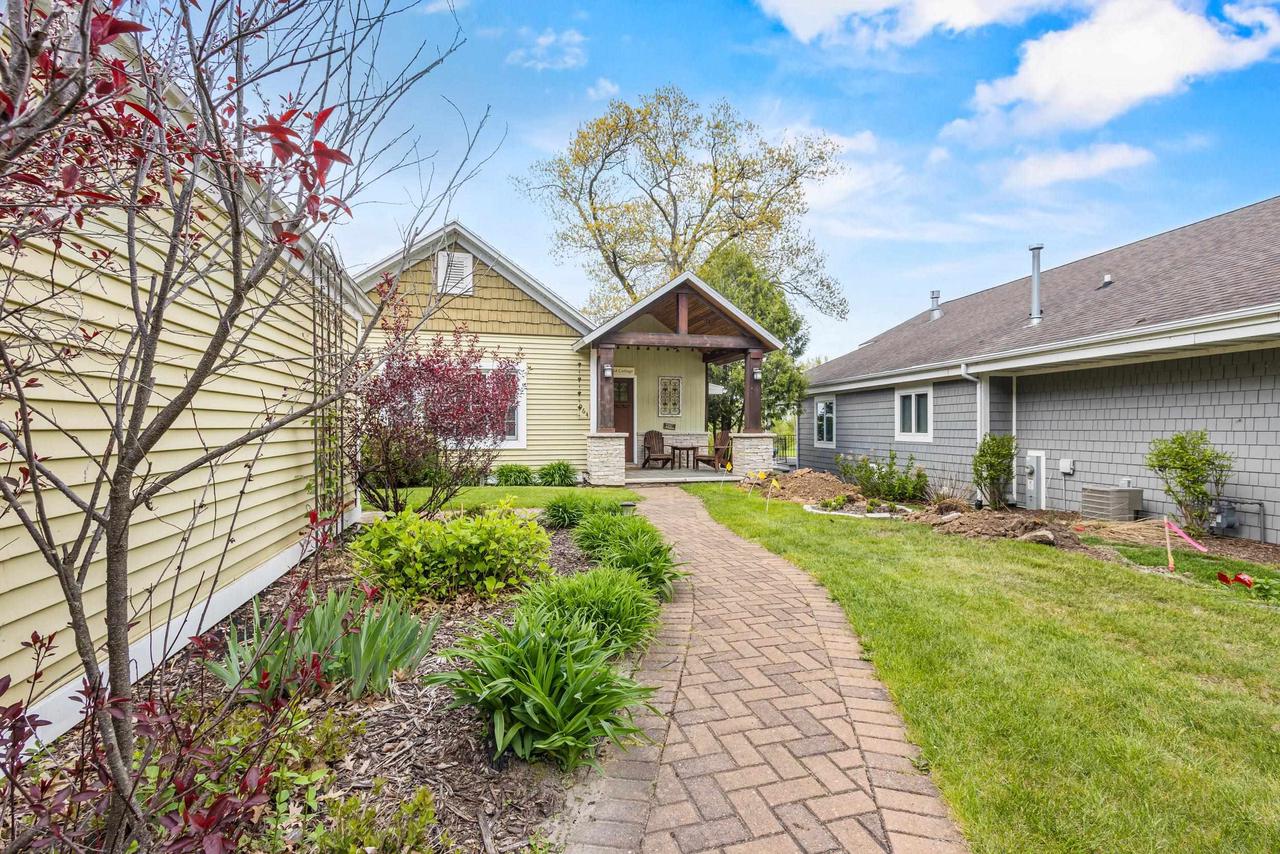 W964 Spring Grove Road