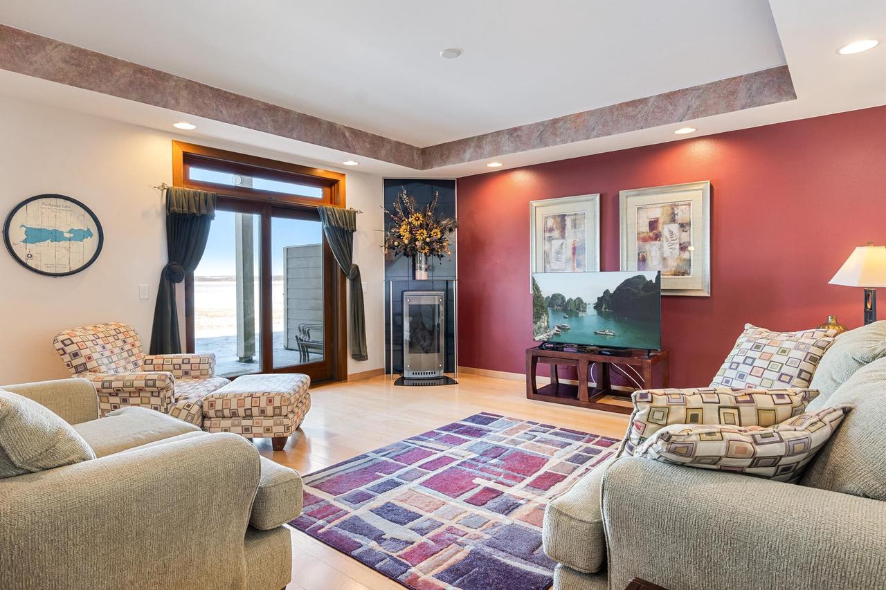 178 East Front Street 13