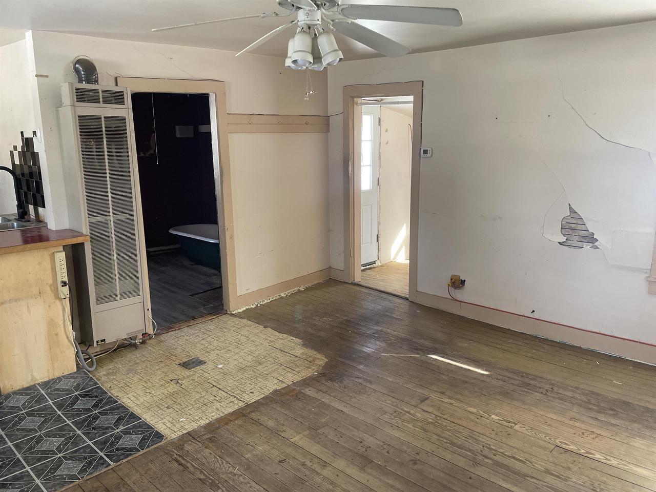 322 East North Street