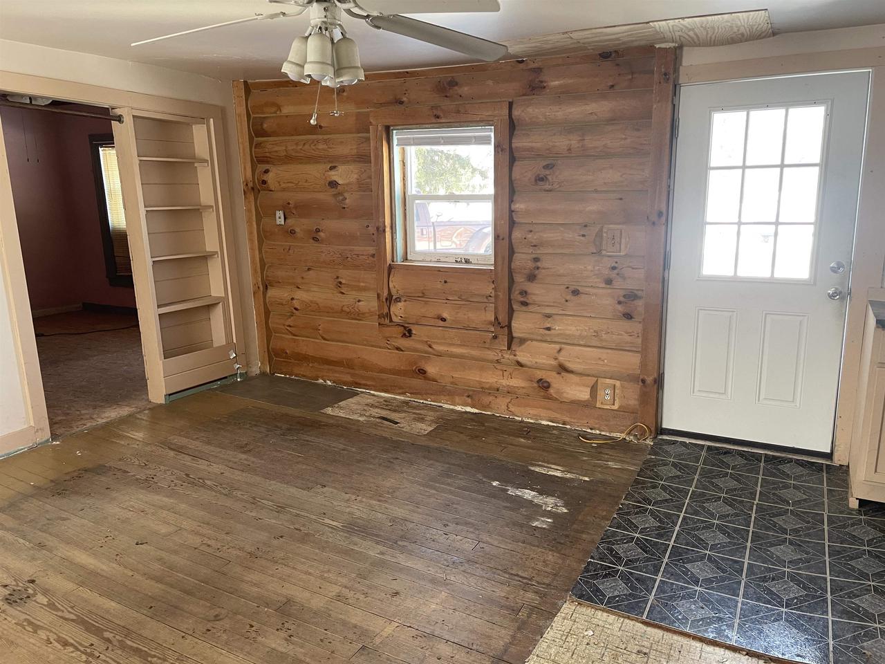 322 East North Street