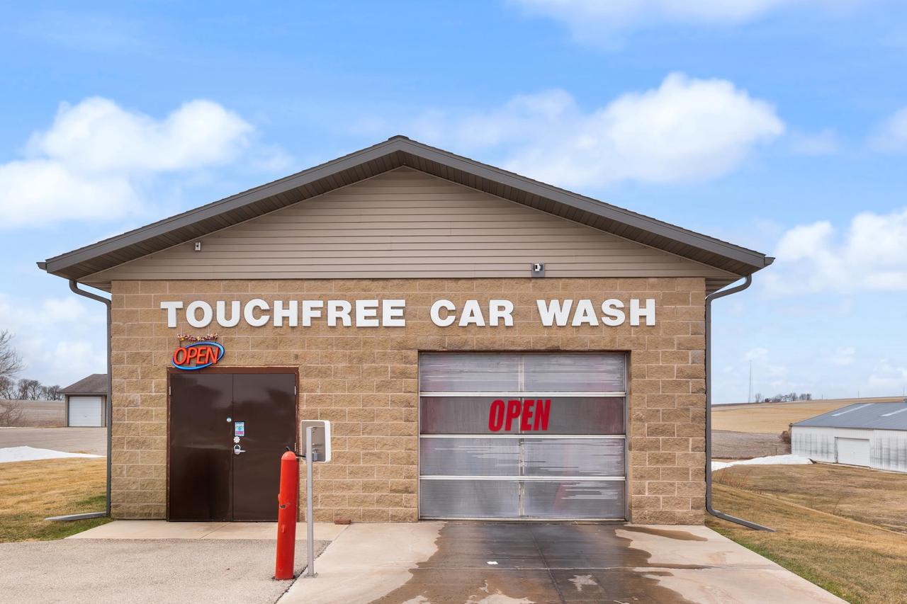 1275 North Margaret Street