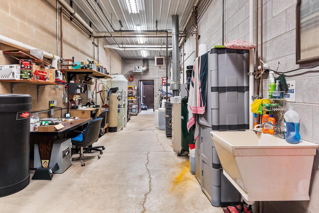 1275 North Margaret Street