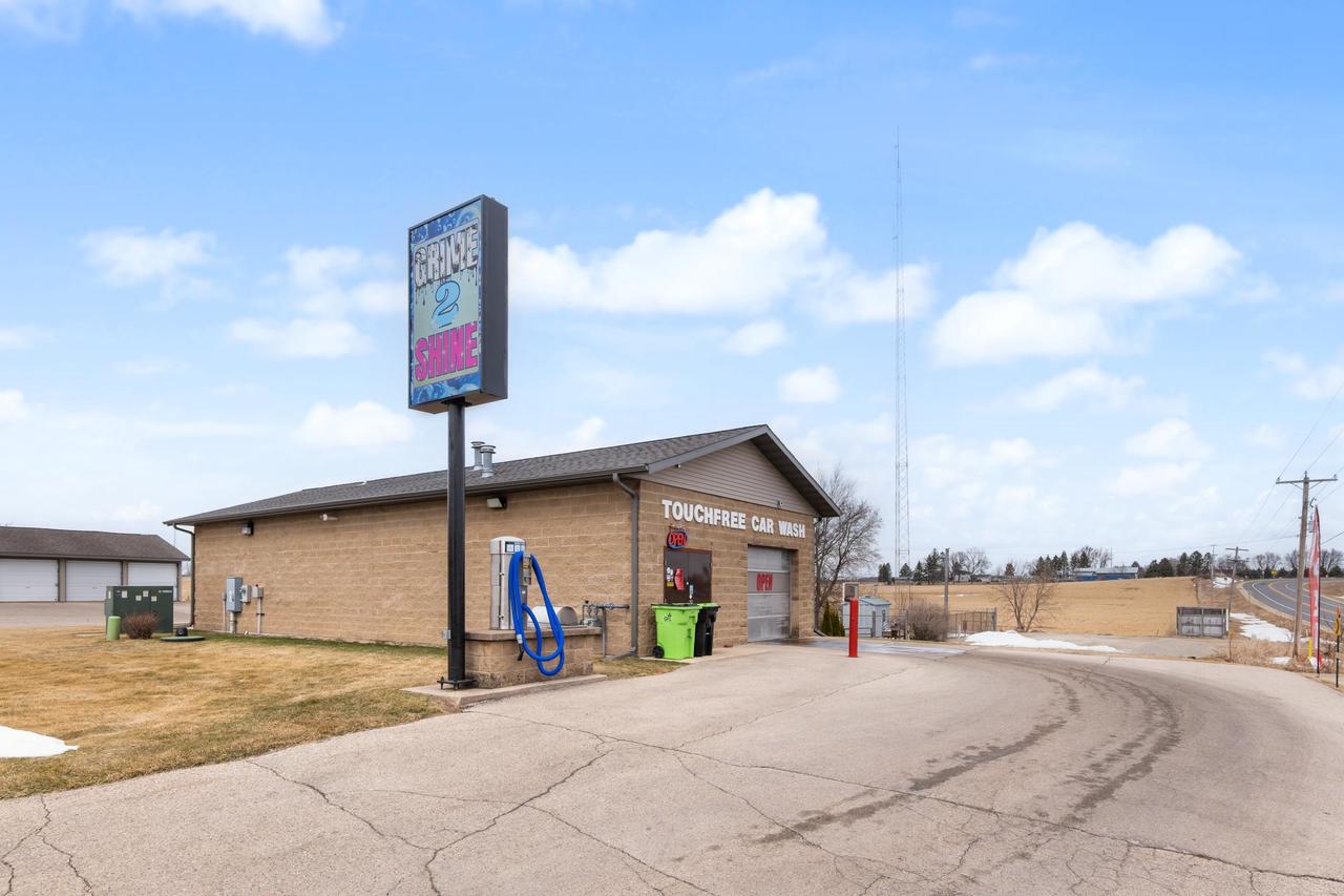 1275 North Margaret Street