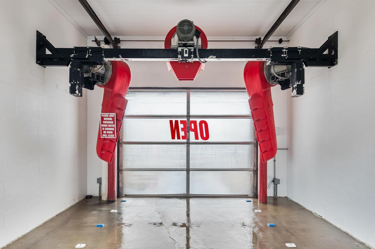 1275 North Margaret Street