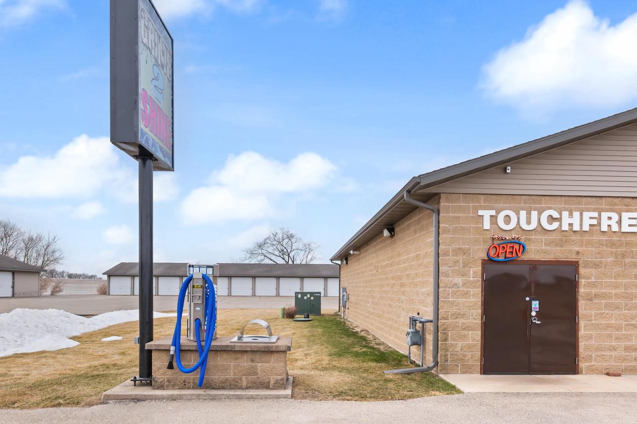 1275 North Margaret Street