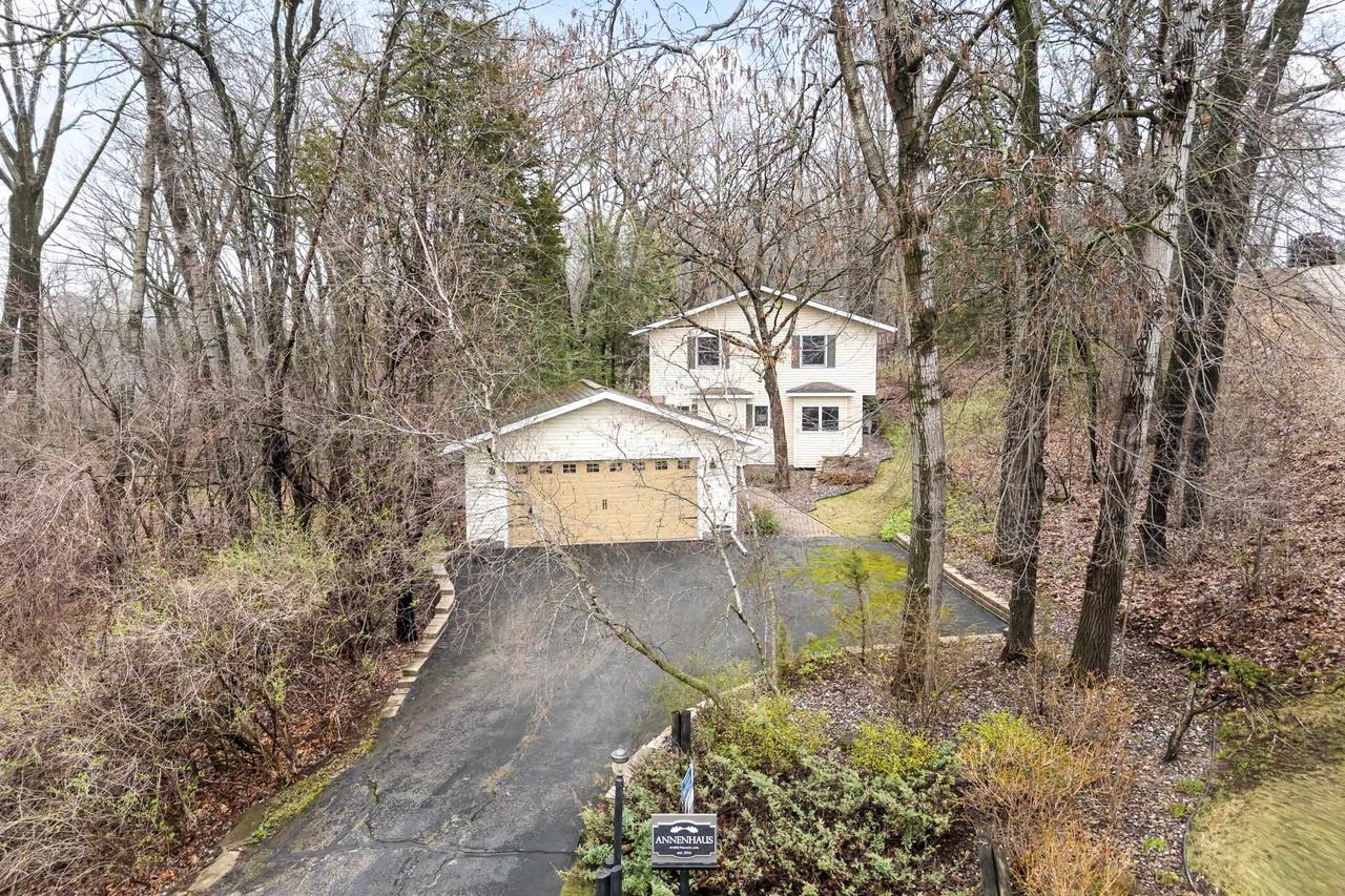 N4902 Peacock Lane
