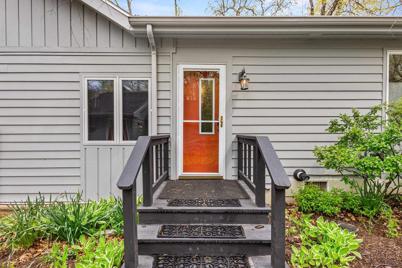 W1834 Sandstone Avenue
