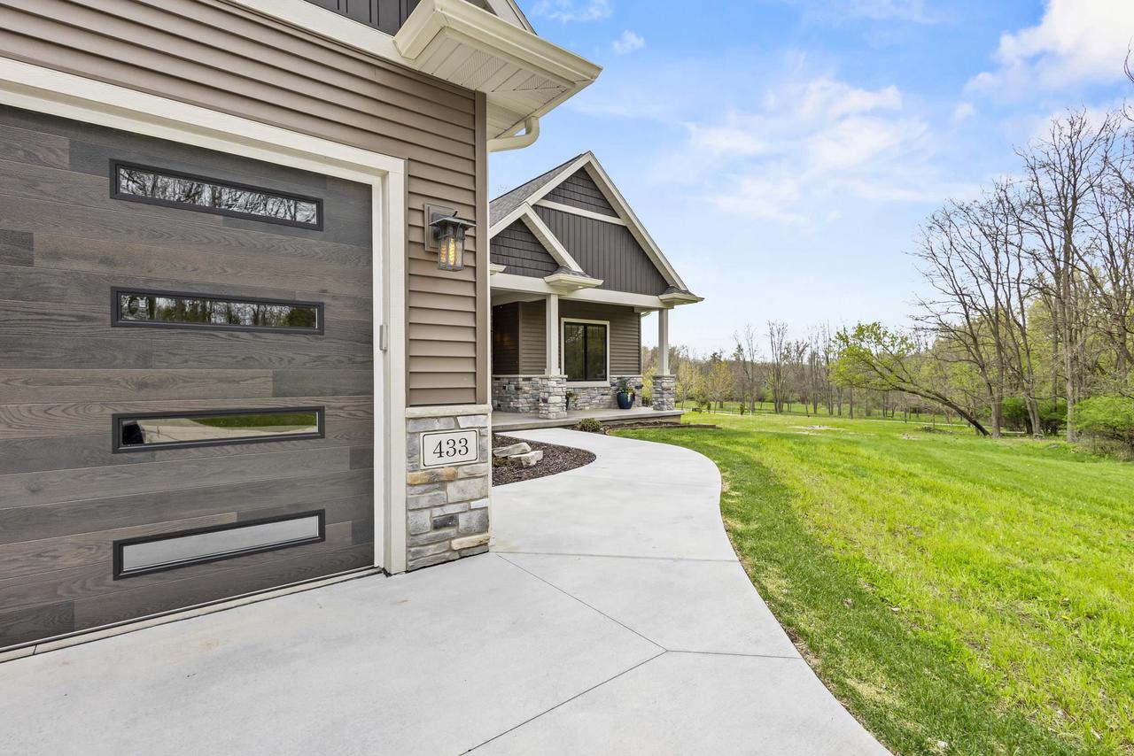 433 Evensong Way