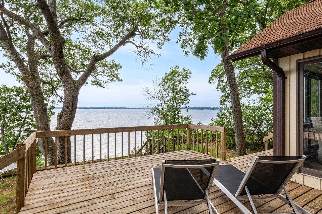 N4826 N Lakeshore Drive
