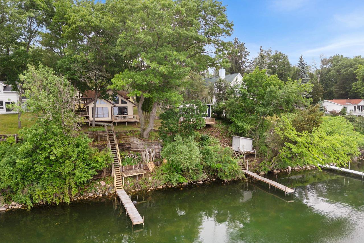 N4826 N Lakeshore Drive