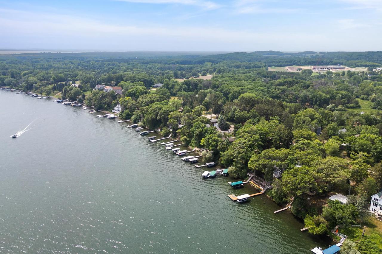 N4826 N Lakeshore Drive
