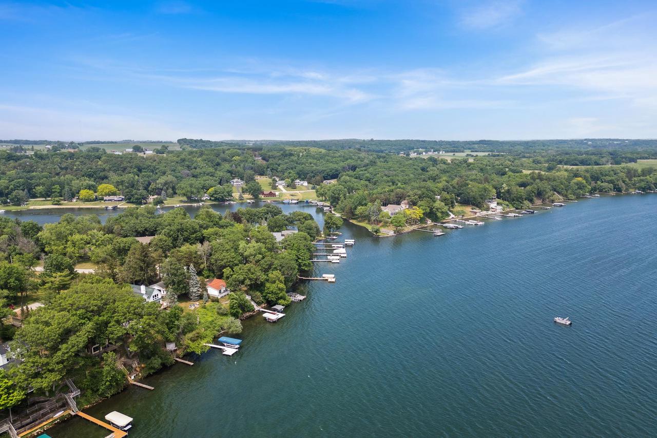 N4826 N Lakeshore Drive