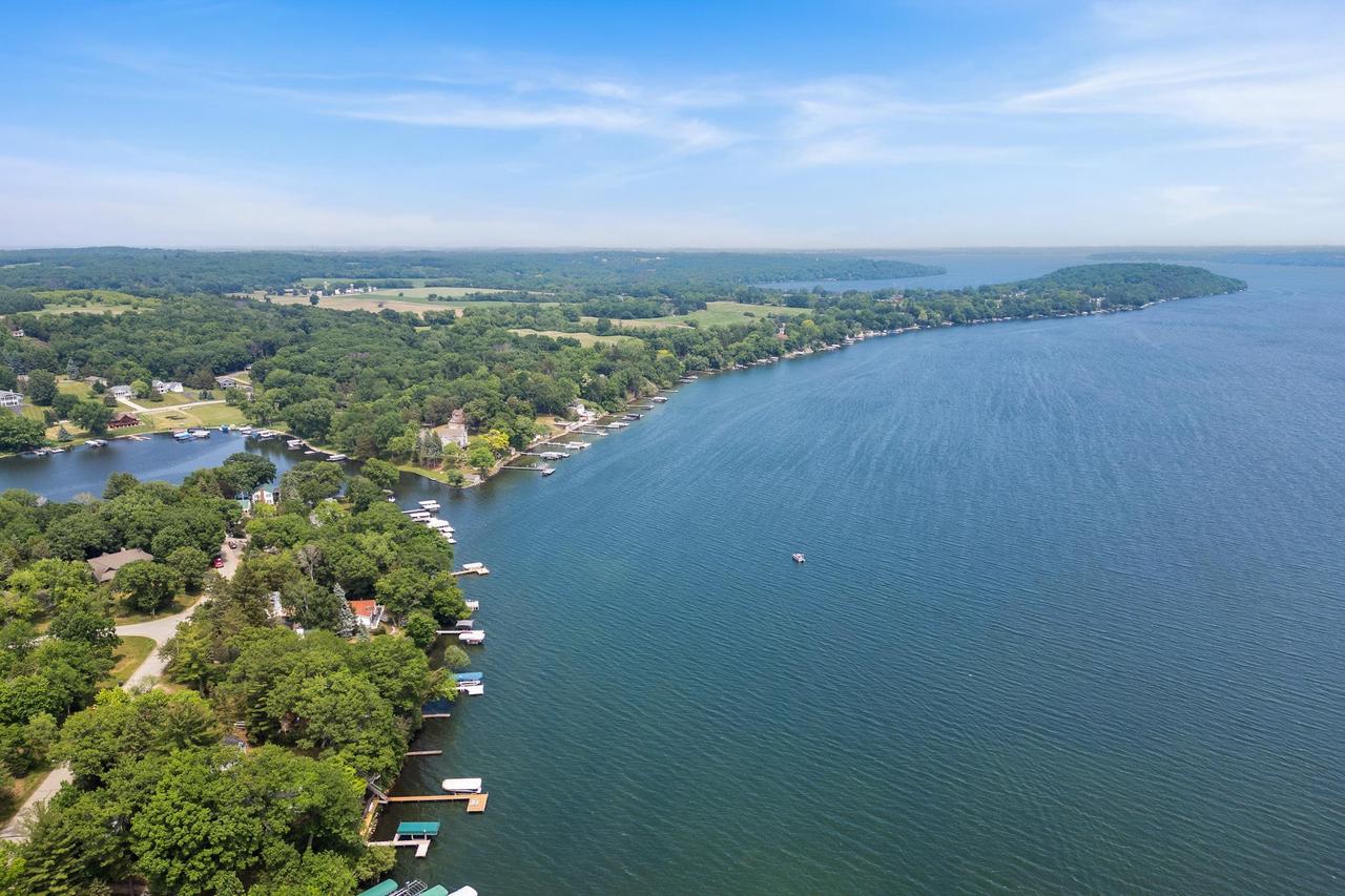 N4826 N Lakeshore Drive