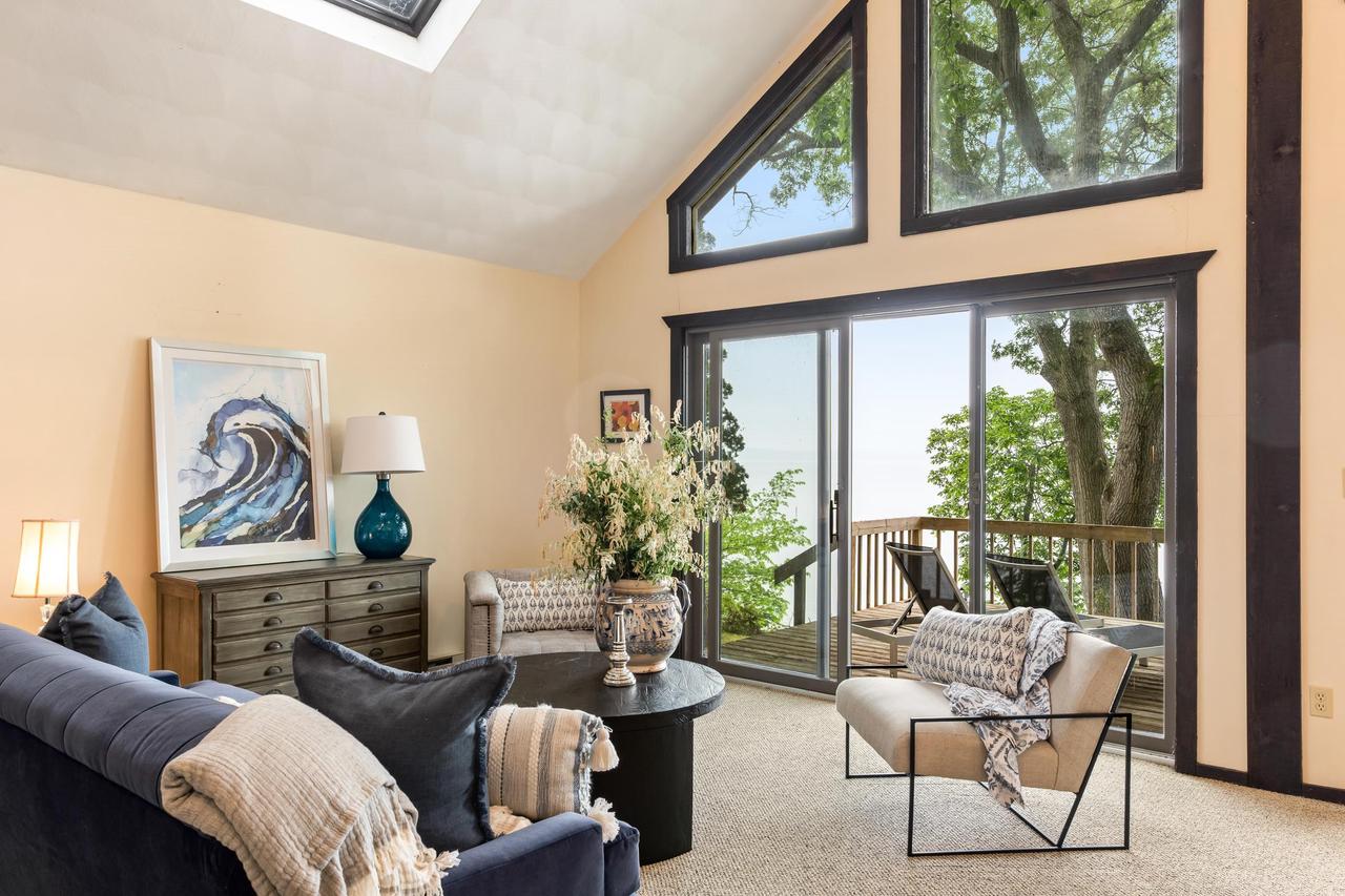 N4826 N Lakeshore Drive