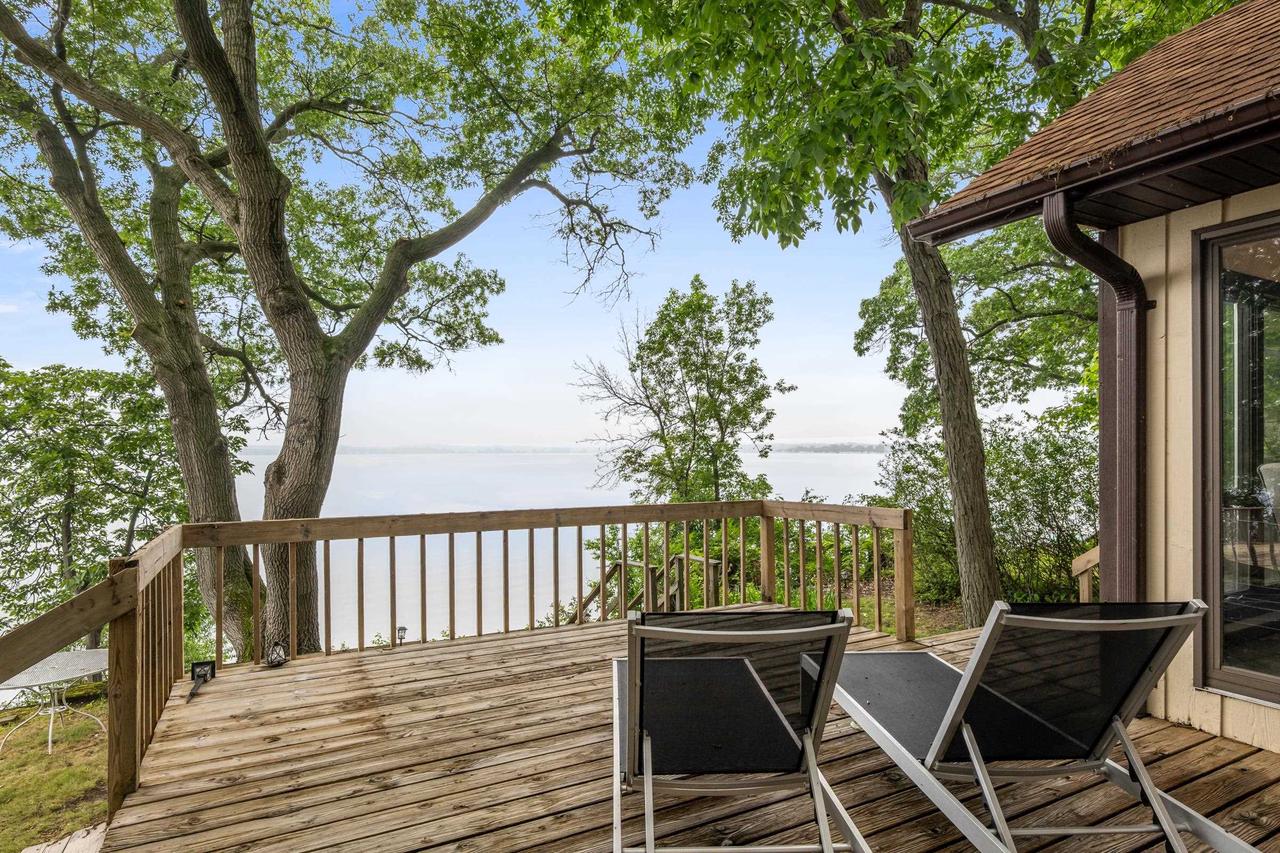 N4826 N Lakeshore Drive