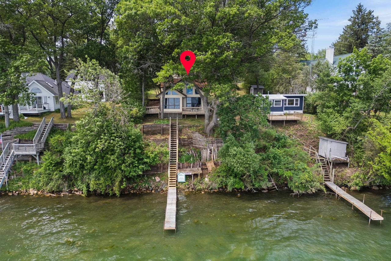 N4826 N Lakeshore Drive