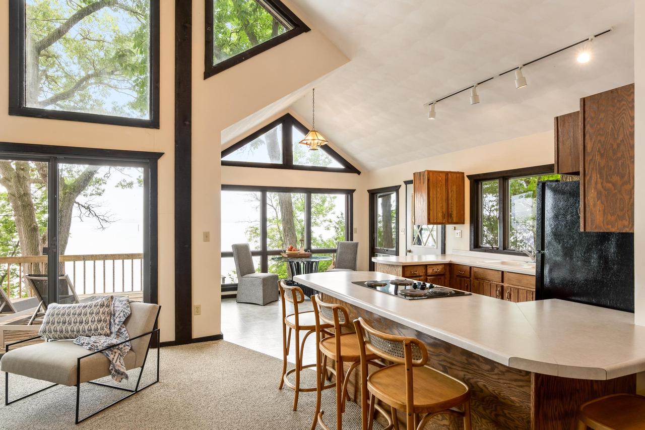 N4826 N Lakeshore Drive